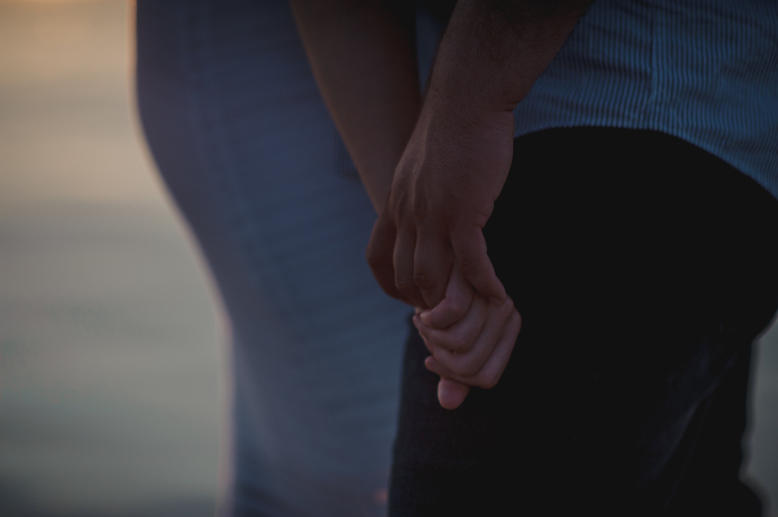 Victoria+Steven_Engaged_GrandBeach(C)-15.jpg