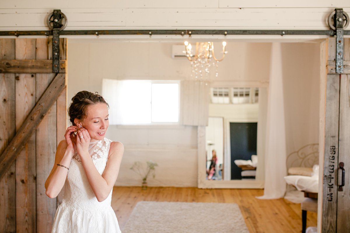 0002-steinbach-wedding-barn-sydney-alex.jpg