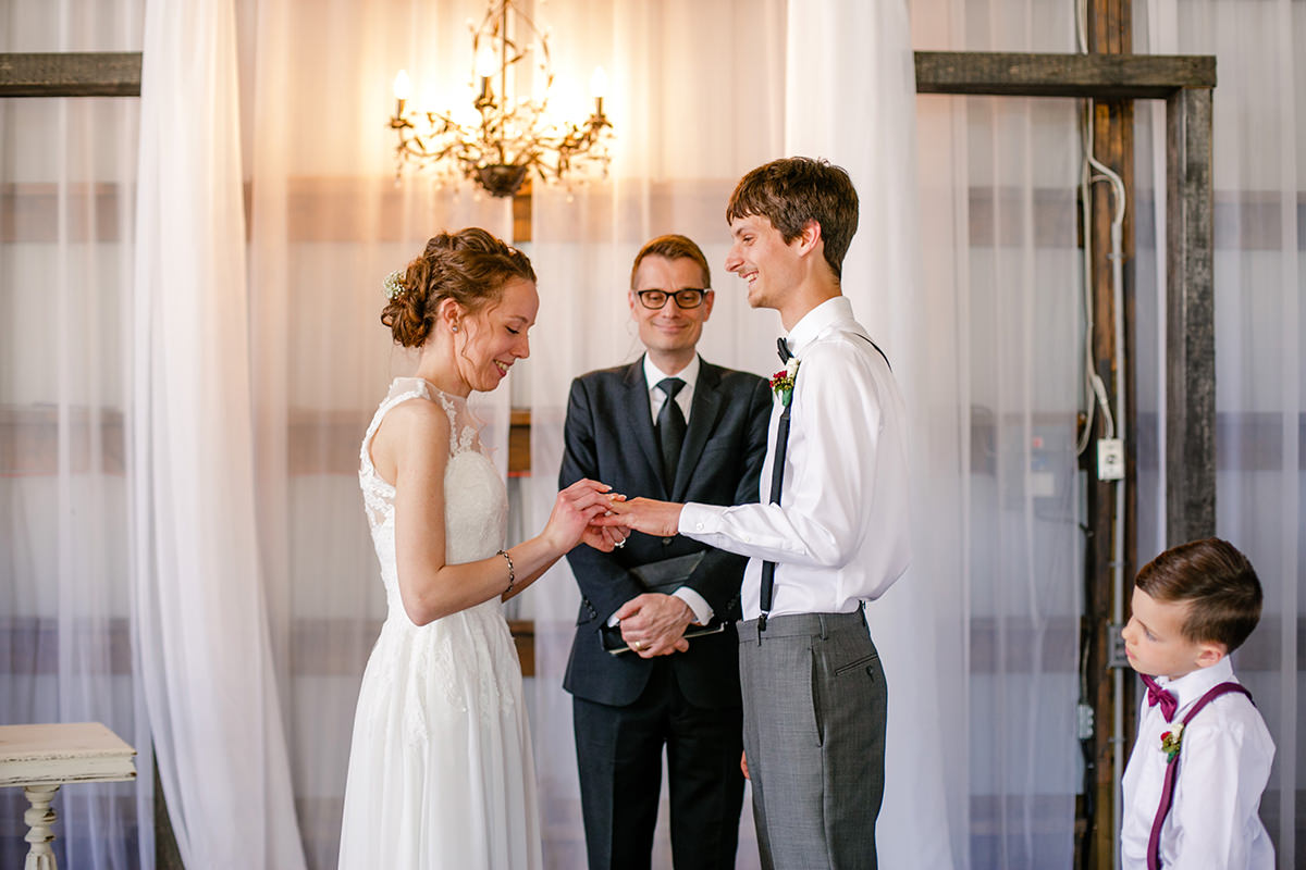 0008-steinbach-wedding-barn-sydney-alex.jpg