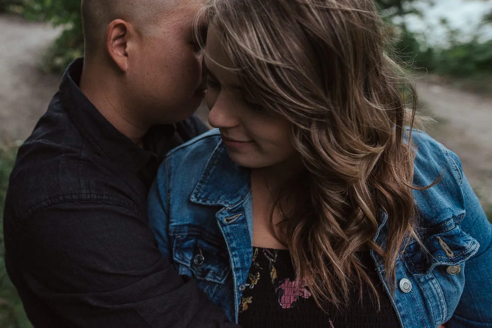 Cindy+Tony_Engaged_AssinboinePark(C)-02.jpg