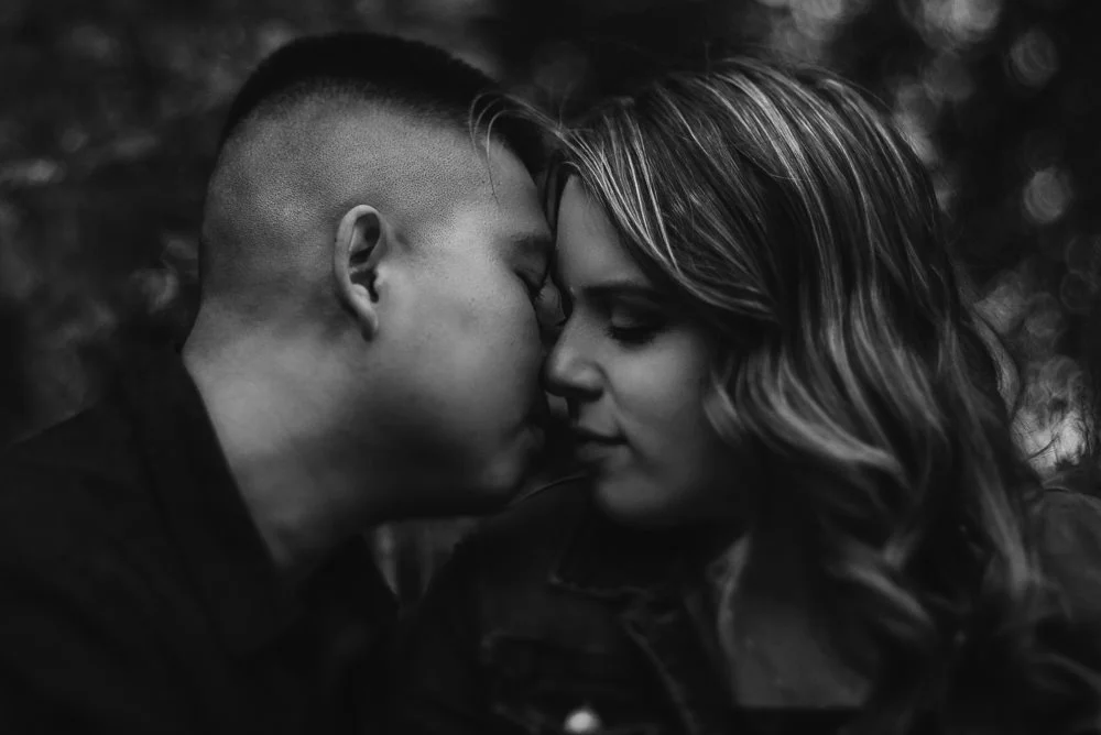 Cindy+Tony_Engaged_AssinboinePark(C)-12.jpg