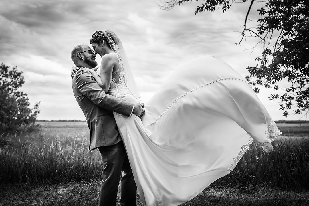 Hawthorn-Estates-Manitoba-Barn-Wedding-Venue009.jpg
