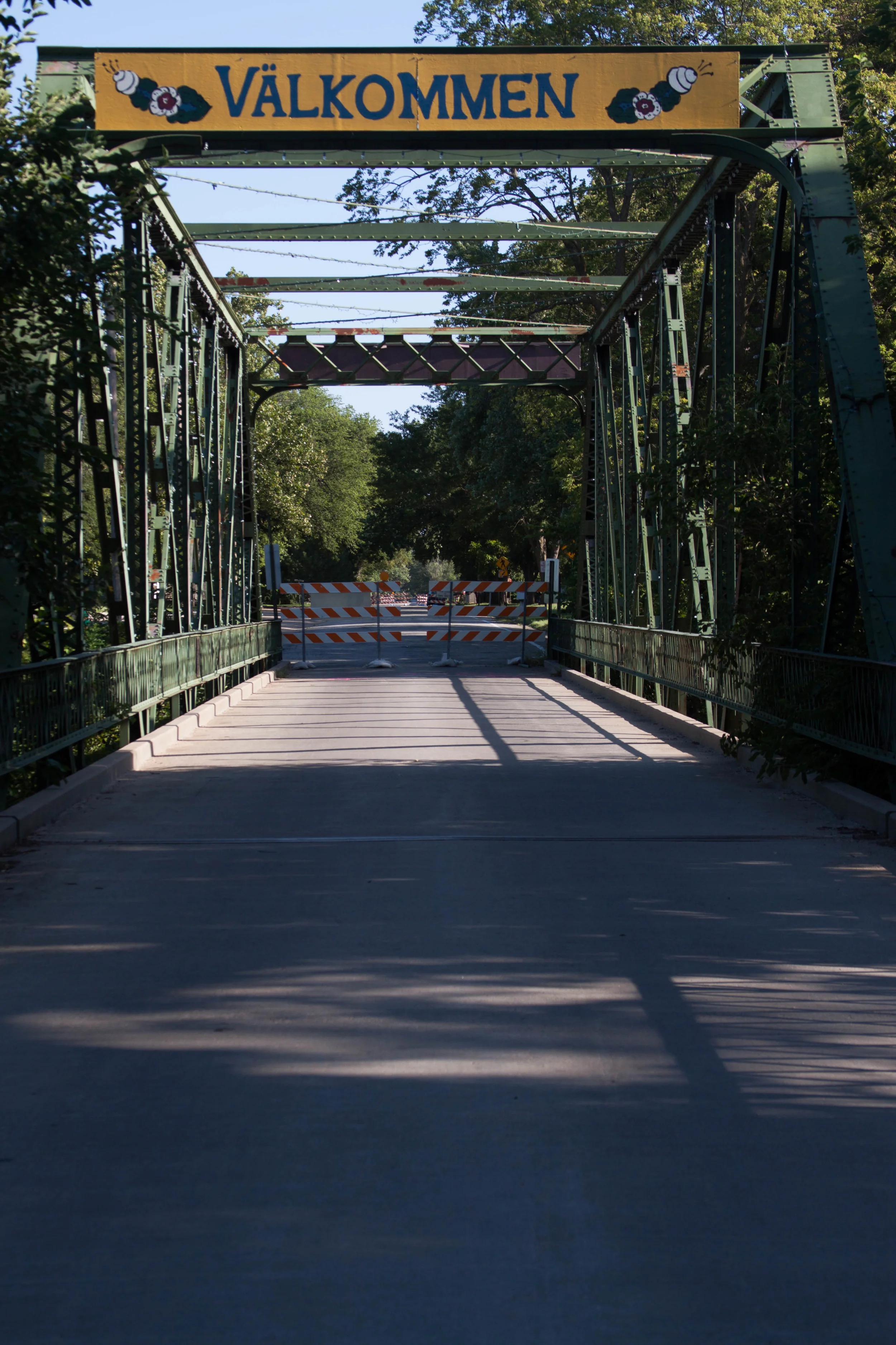 I began my trip by stopping at Lindsborg, Kansas. i love this town. It has so much history and tradition that every time I am near it I make sure and stop by. This is a wonderful bridge welcoming you in Swedish while entering the town.