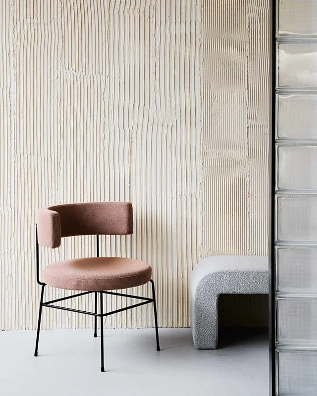 “an intuitive understanding of the impact of physical environments on our wellbeing, with the space ensuring an immersive and sensory introduction to the world of holistic skincare” @yellowtrace β£
@designbygolden β£β£
@sandk_group β£β£
@melbo