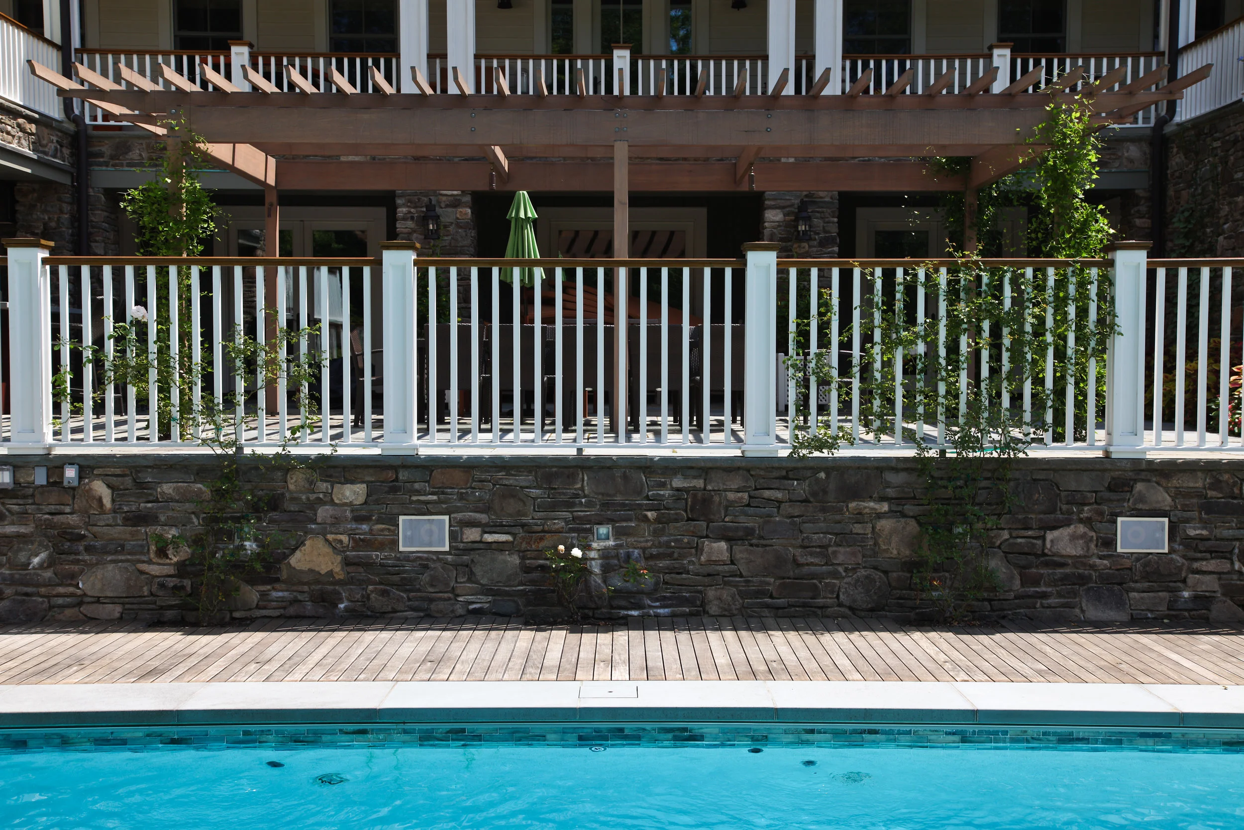gorgeous poolside fencing