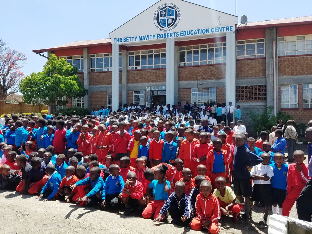 Students in front governor-cropped.jpg