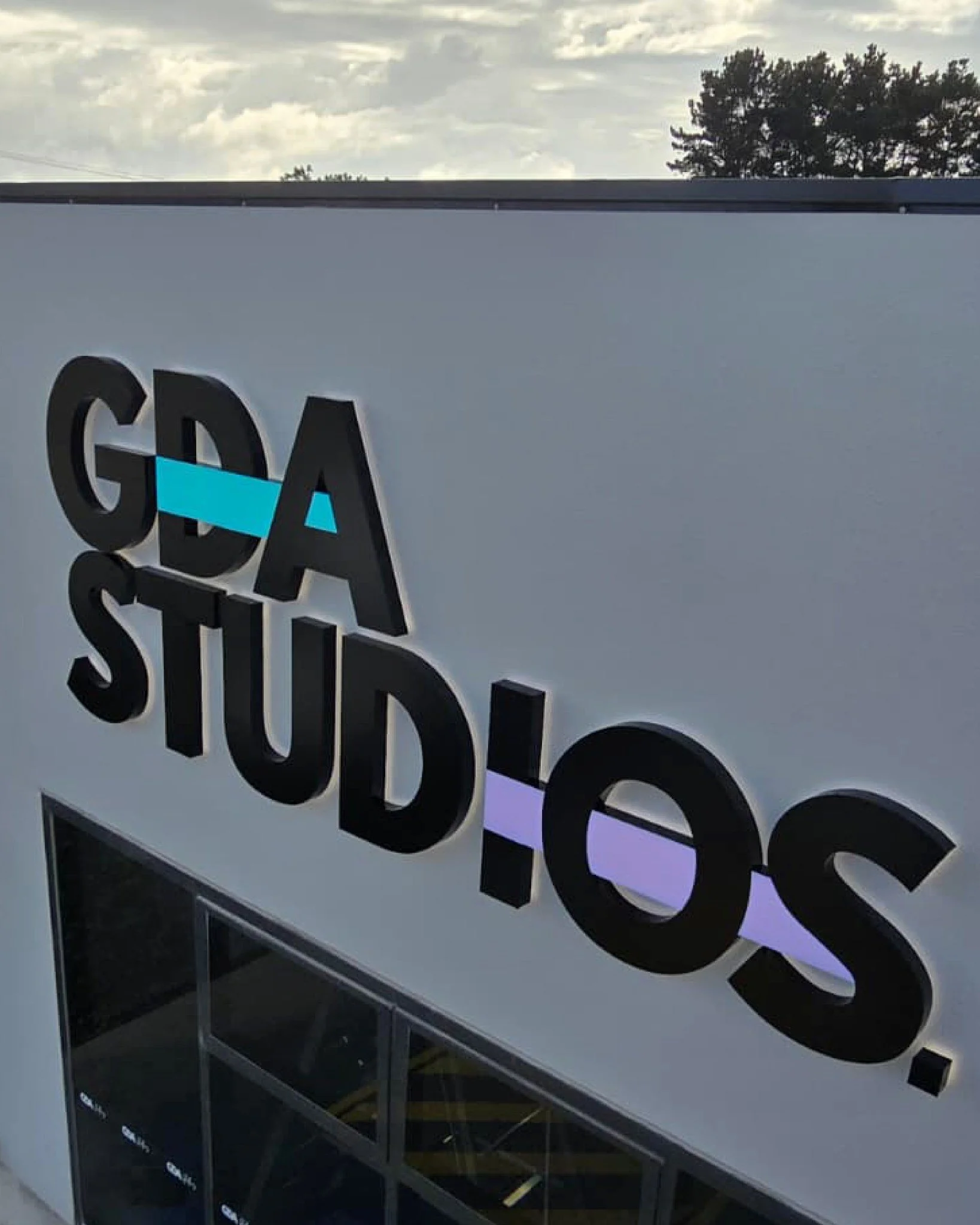 Stunning fabricated backlit logo, internal wall graphics &amp; halo with RGB neon for @gdastudios__ 🩵💜 all created, fabricated and produced in-house 

#dance #dancestudio #stayepic