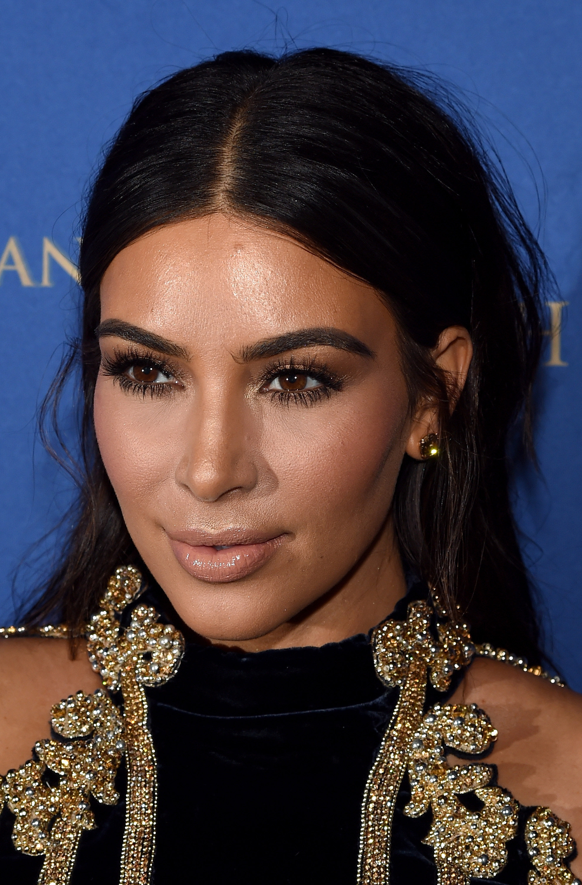 Kim-Kardashian-Balmain-Dress-Vegas-April-2016.jpg