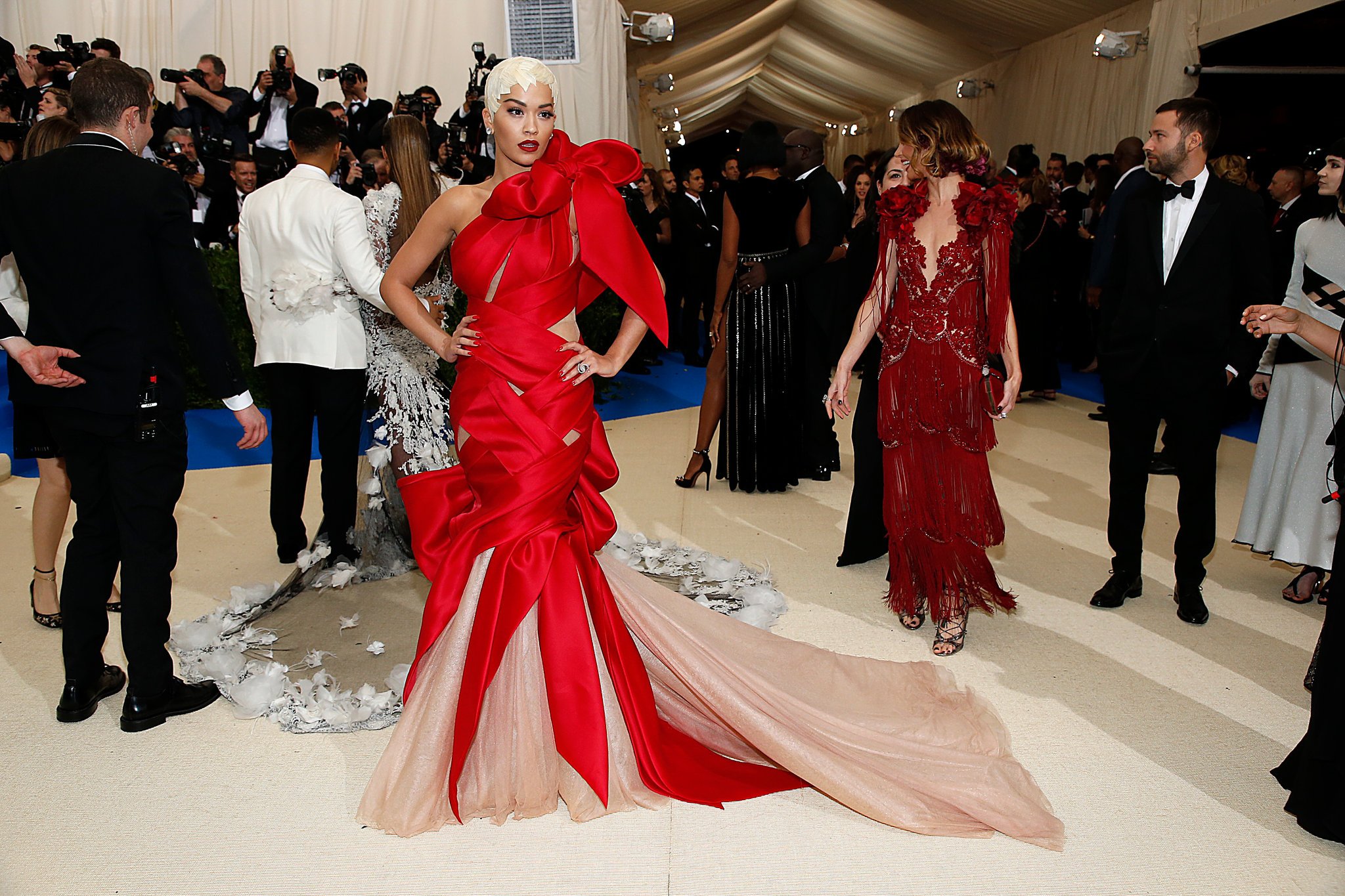 met-gala-2017-535-rita-ora-superJumbo-v2.jpg