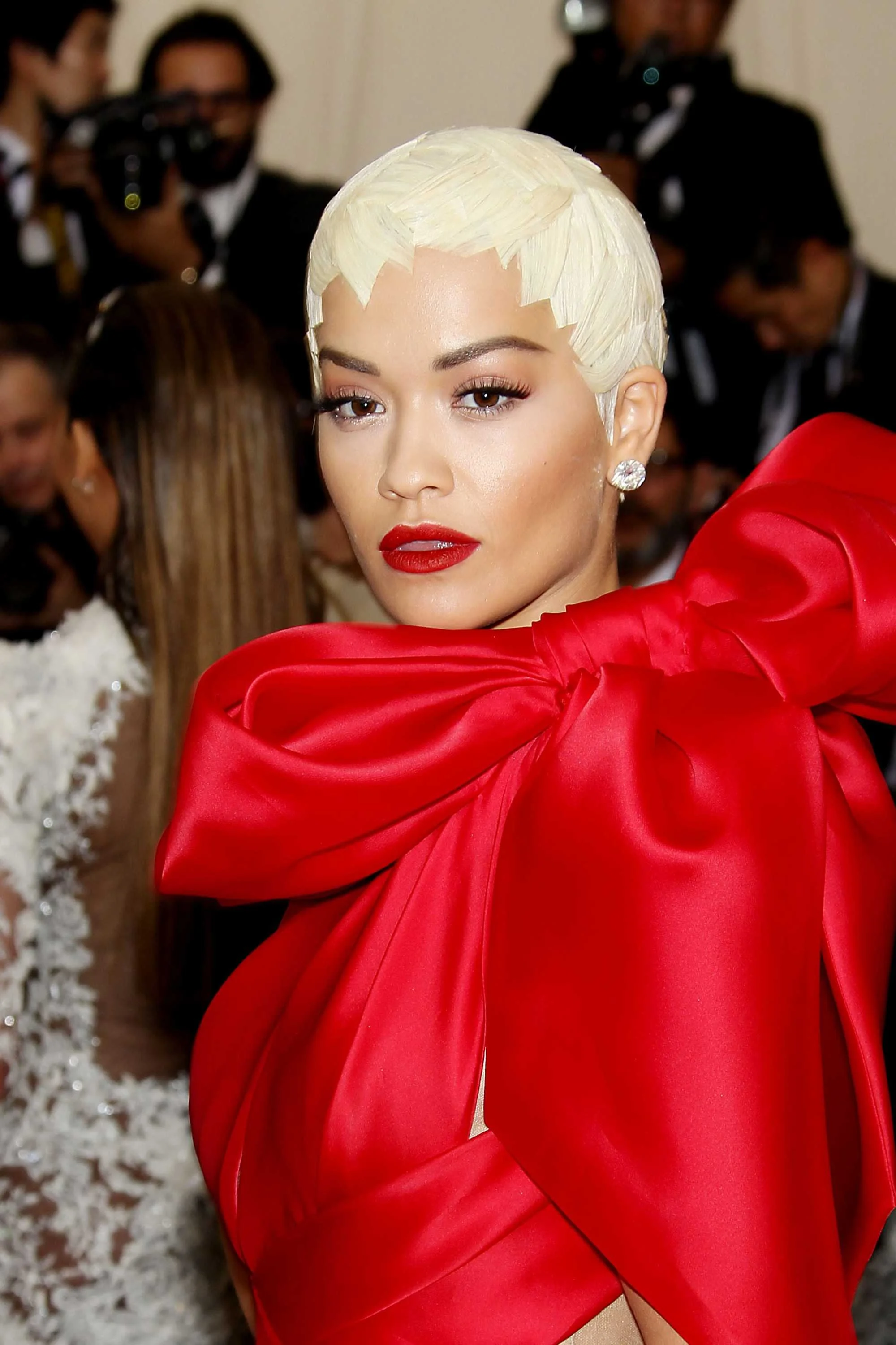 rita-ora-met-gala-2017.jpg