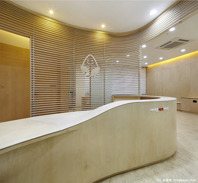 INYOGI02_C.jpg