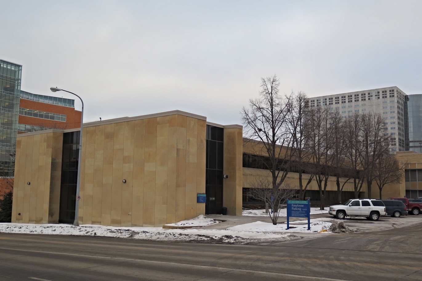 8. Ozmun West Building (Mayo Clinic)
