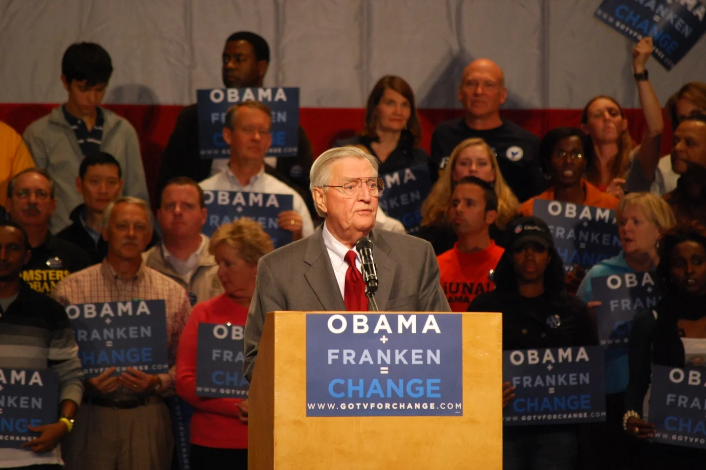 Former VP Mondale treated for the flu at the Mayo Clinic in Rochester