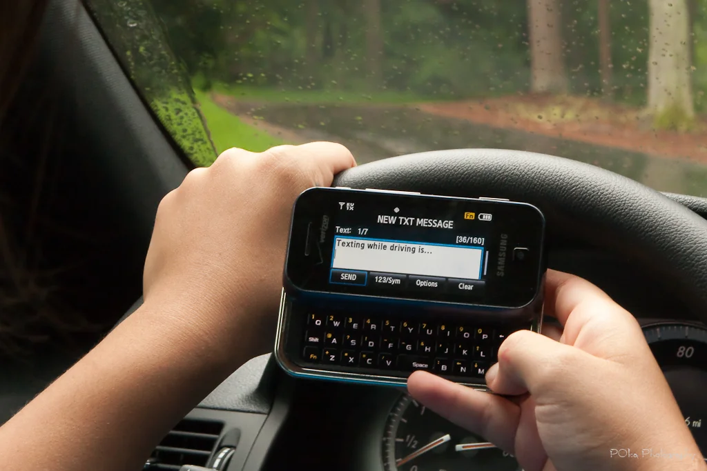 More than 900 Minnesotans cited in campaign against distracted driving
