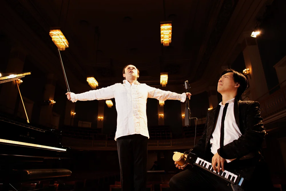Music duo will mix Mozart with humor during stop in Rochester