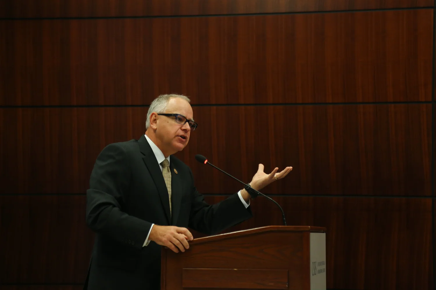 Walz breaks with Obama on refugee screening, backs tighter restrictions