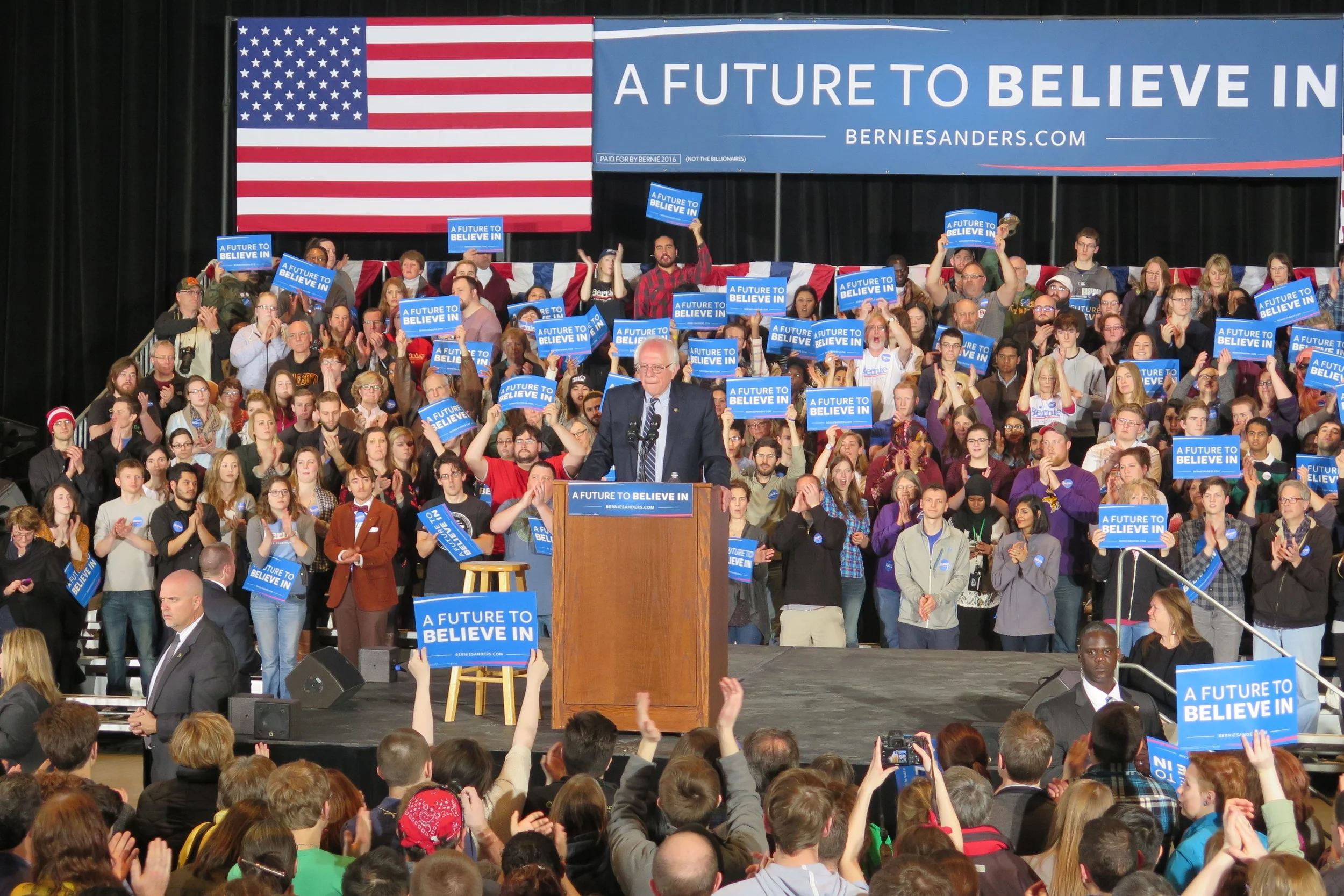 View a 360 degree photo from the Bernie Sanders rally in Rochester