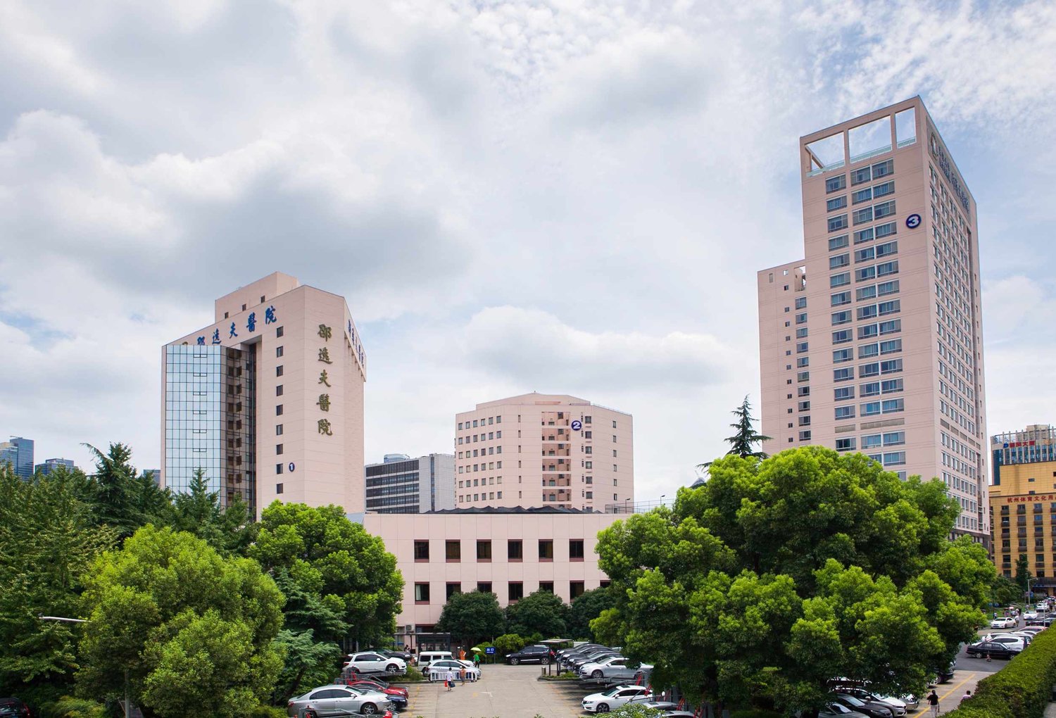 Sir Run Run Shaw Hospital in Qingchun