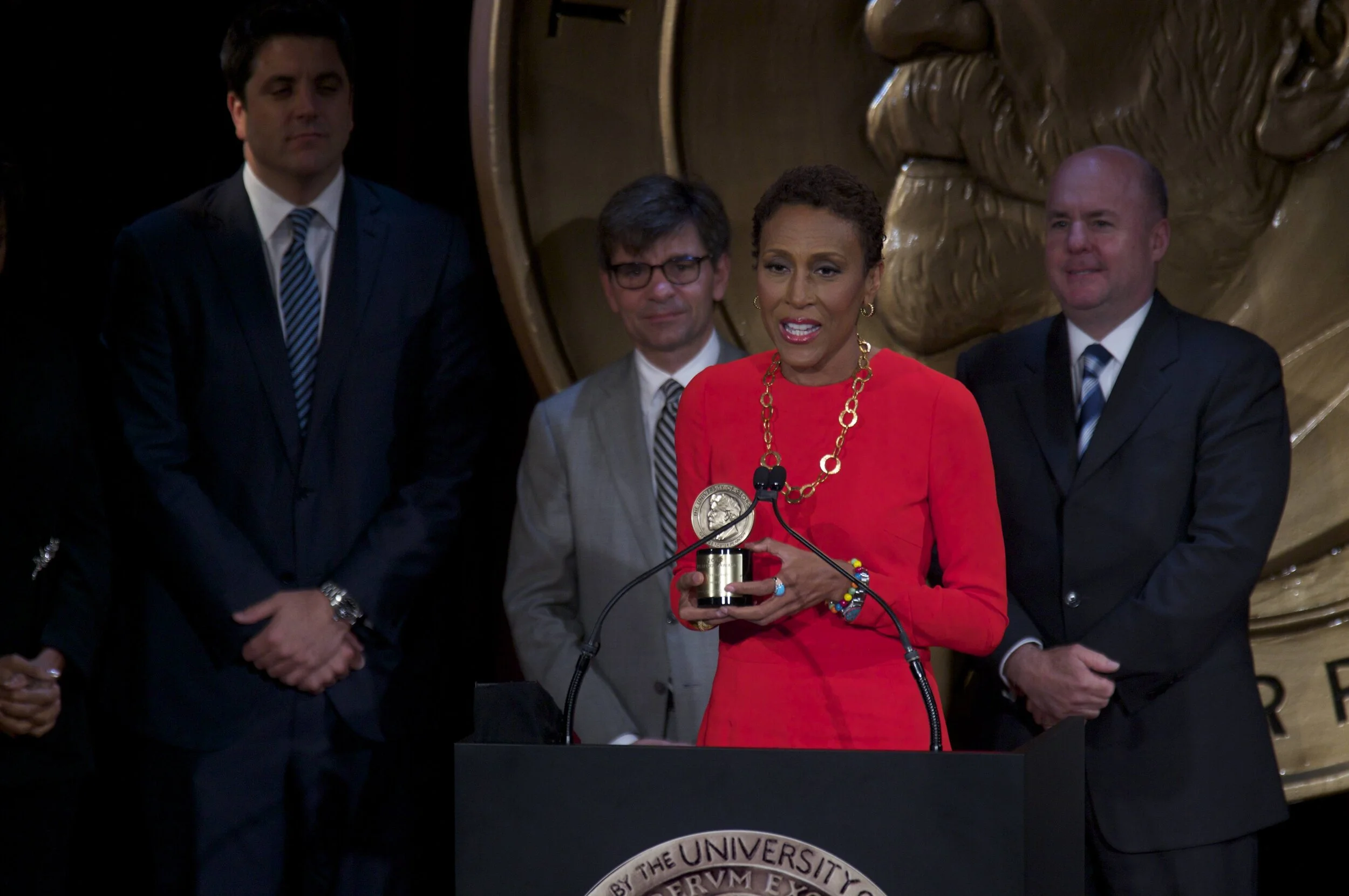 ABC anchor Robin Roberts elected to Mayo Clinic Board of Trustees
