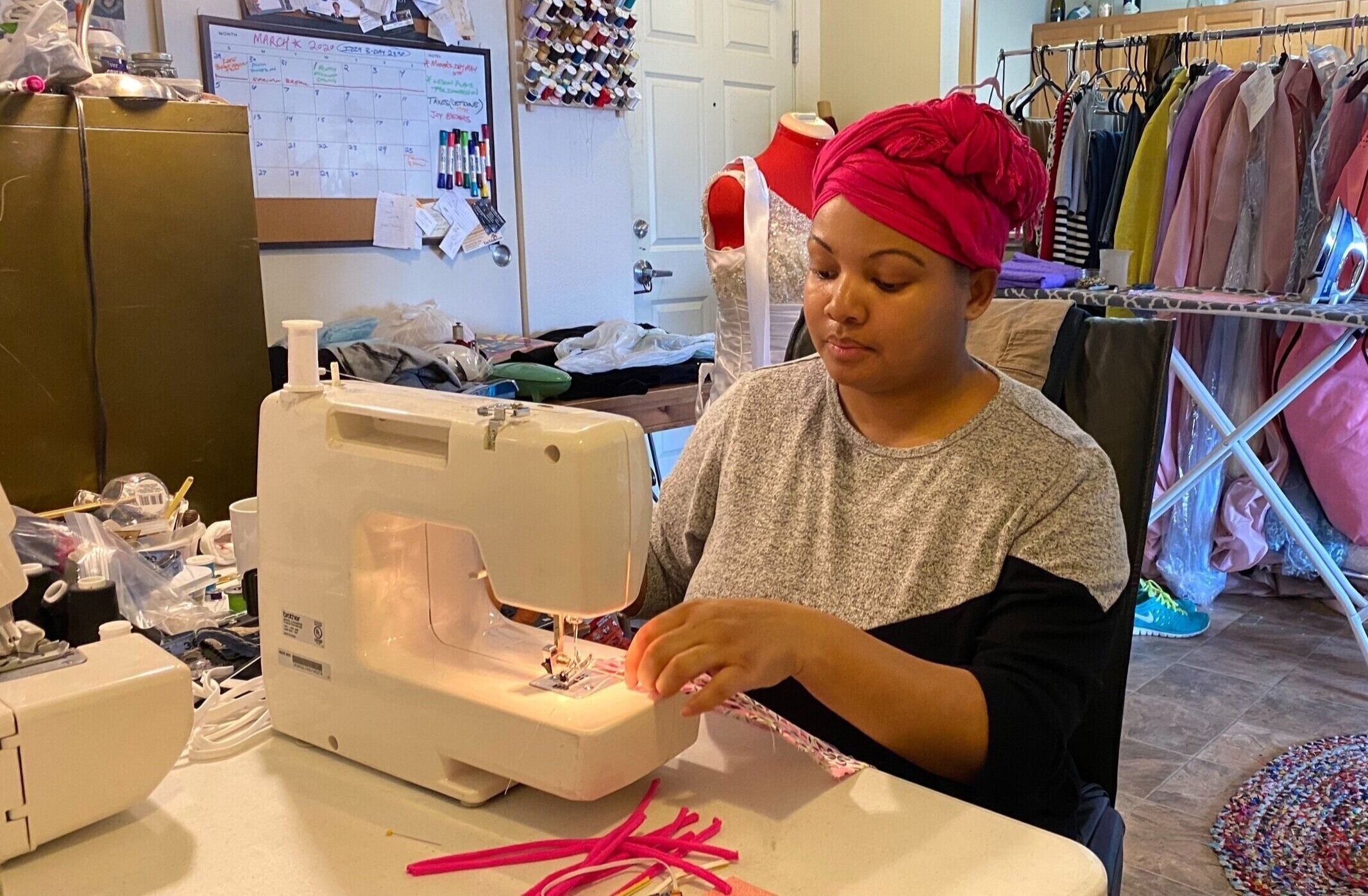 Rochester volunteers band together to confront shortage of face masks