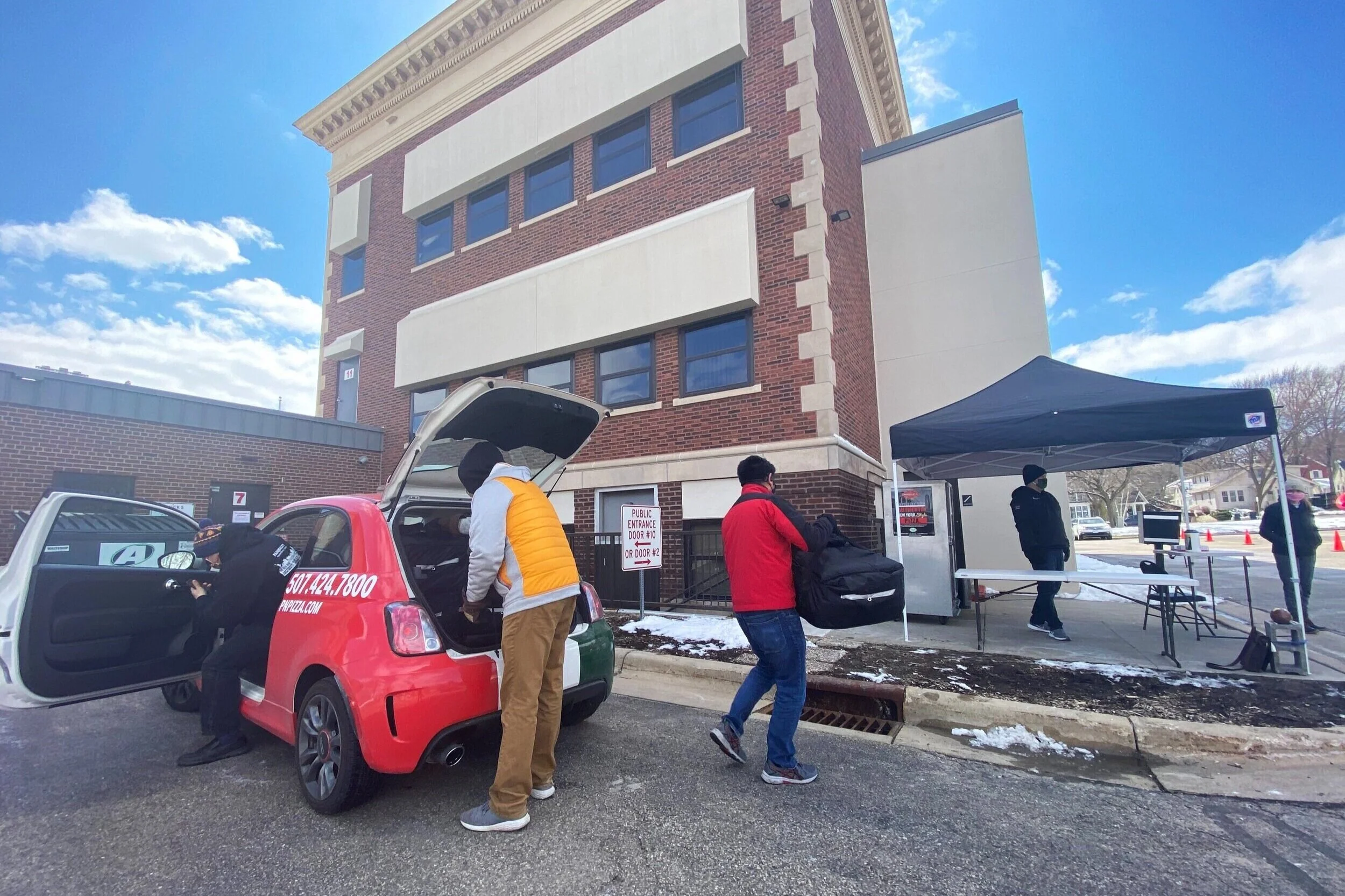 Church, restaurant partner to give out pizzas to Rochester school employees