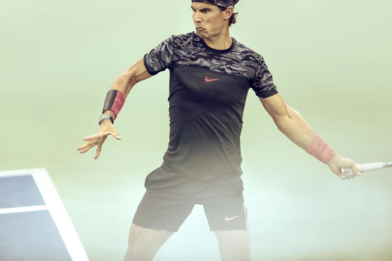 chica Rafa_Nadal_NikeCourt_2_native_1600.jpg