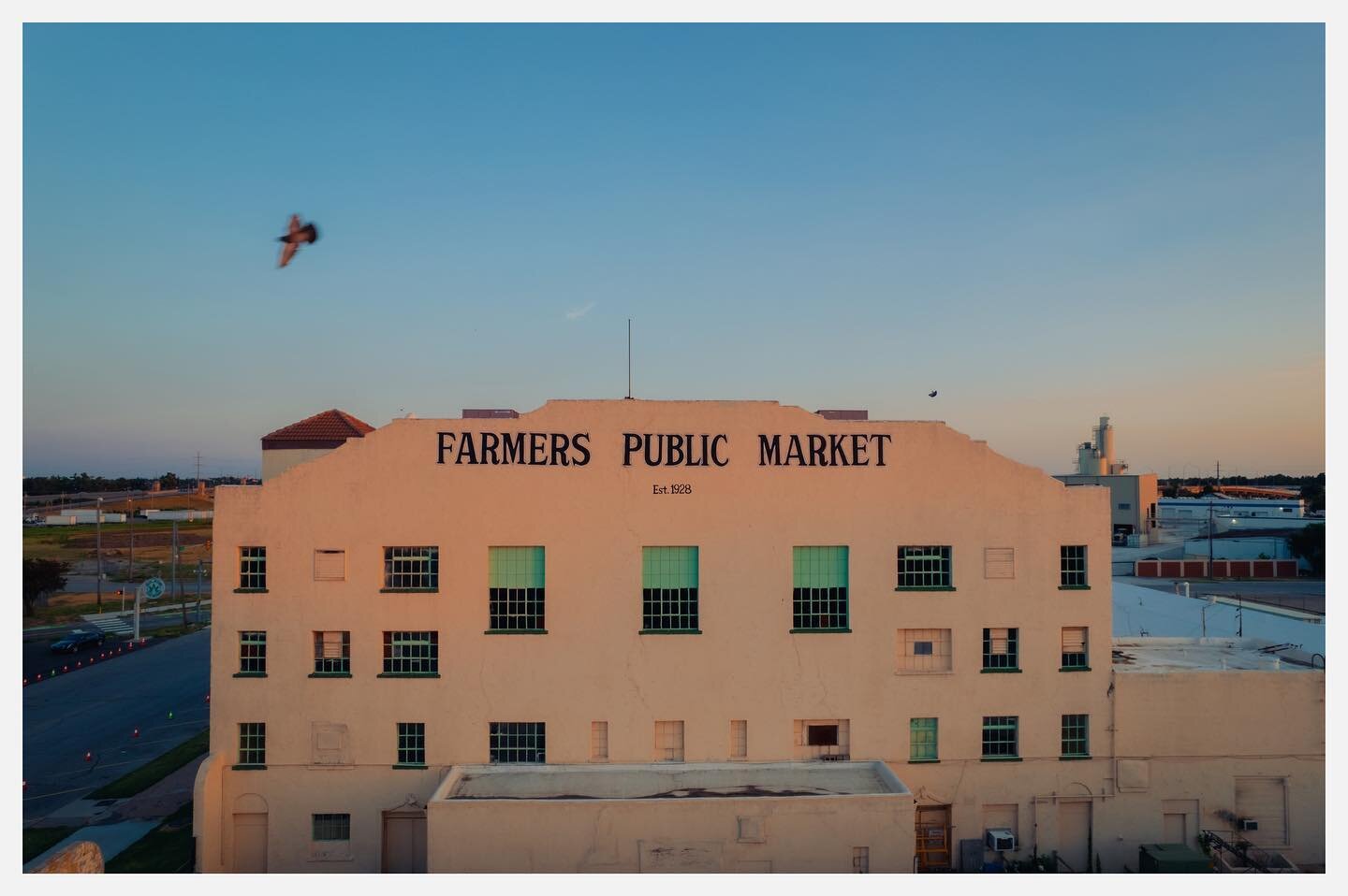 always in the market 🍎 🚁

#drone #dronephotography #okc #downtownokc #farmersmarket #sustainableliving
