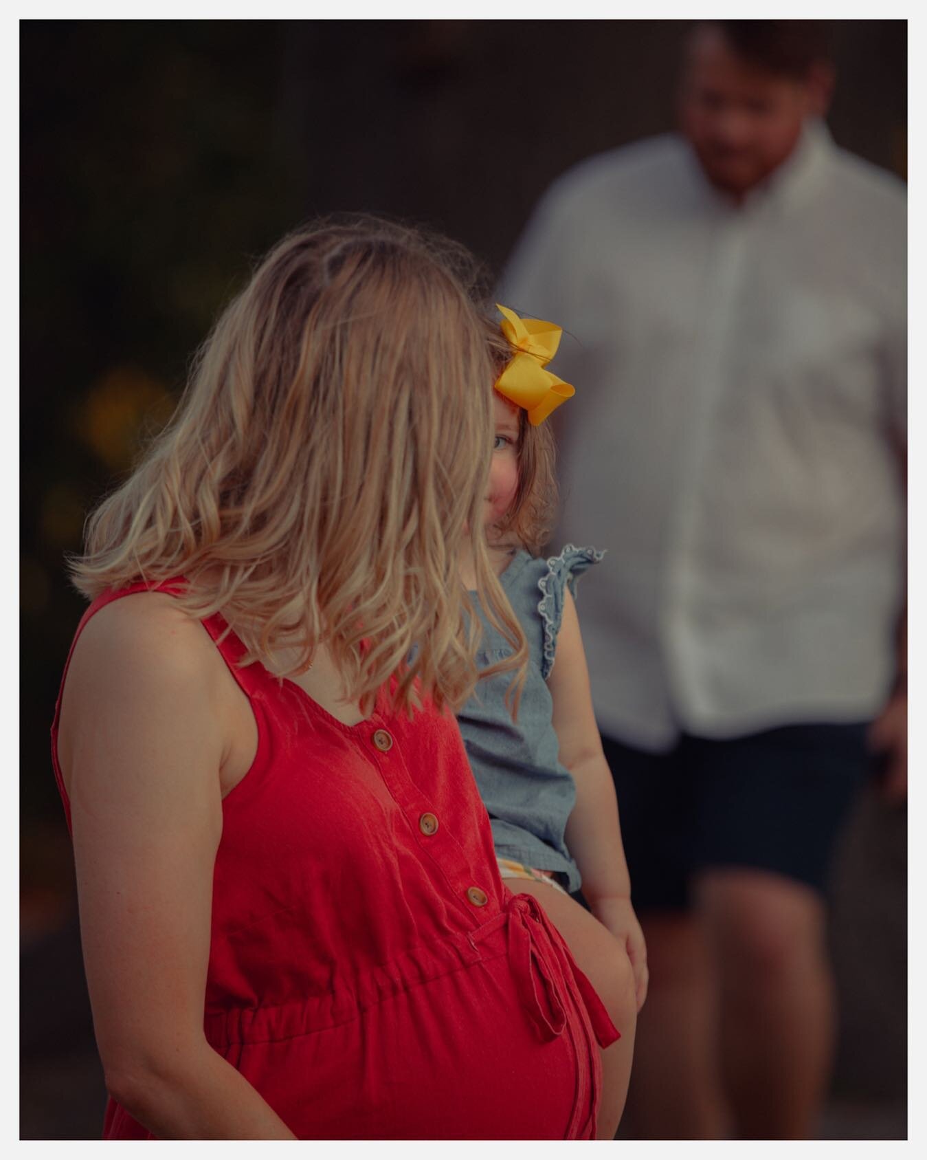 I adore this family. Honored to capture this season of life for them and to spend some quality time with the lovely Elenor! 

#portraitphotography #portrait #familyphotography #familyphotographer