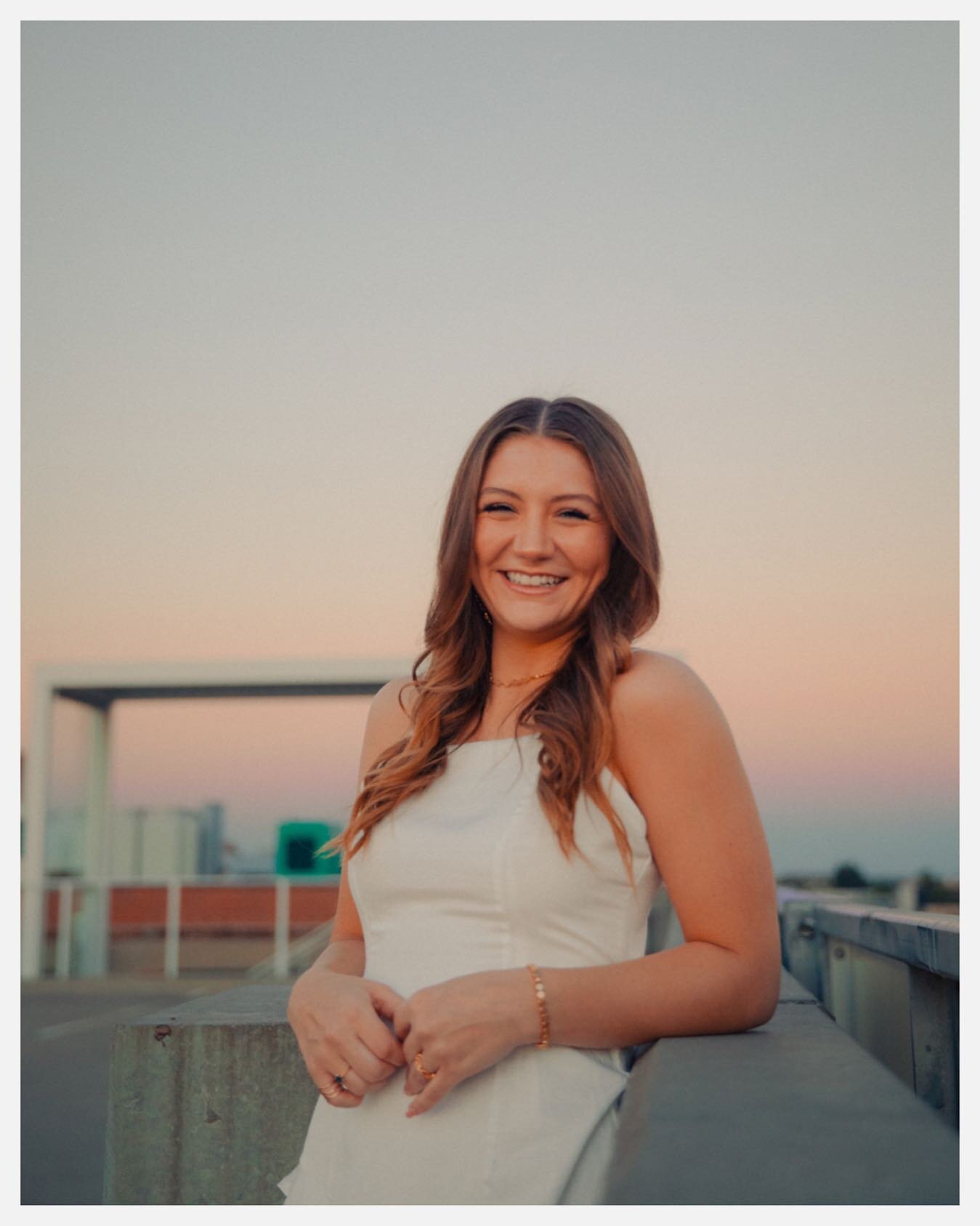 This was one of those senior sessions that got me right in the feels. Megan, I&rsquo;m so so proud of you and I&rsquo;m excited to edit everything from a beautiful night!