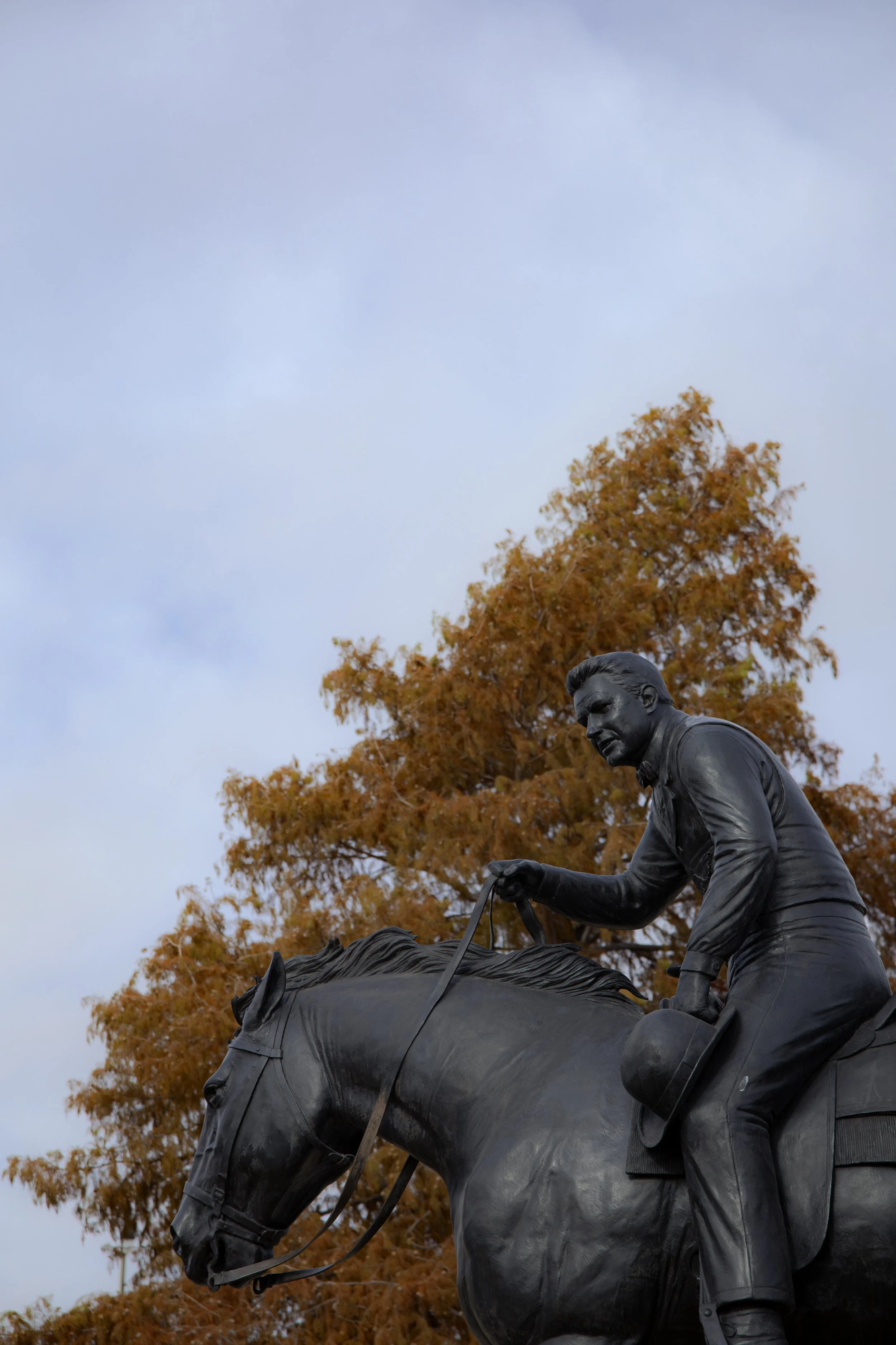  High-Quality Photograph: Oklahoma Land Run Monument Featuring Will Rogers 