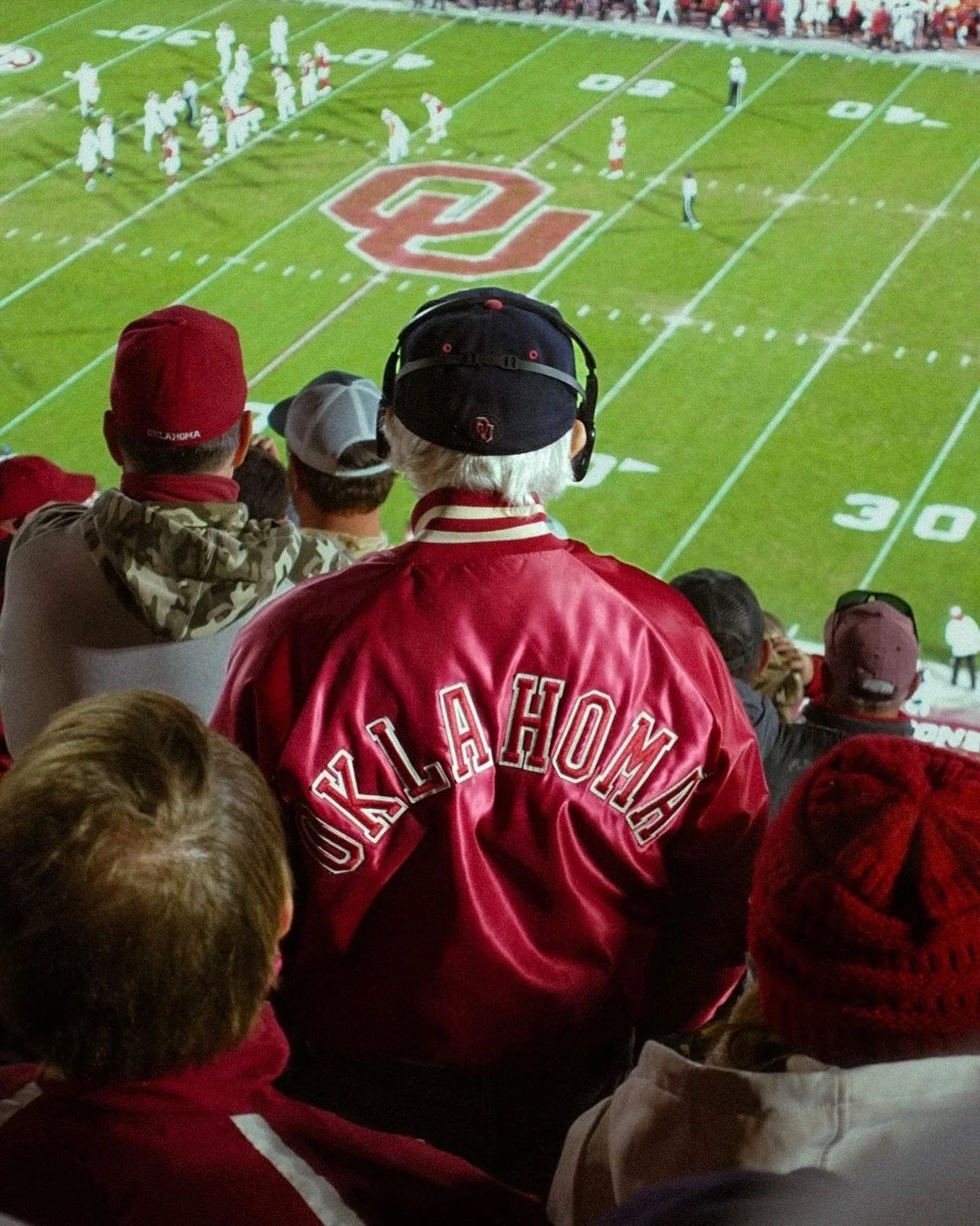 Boomer 🎧 🏈 

(from a truly insane night beating bama)

#ou #soonersfootball
