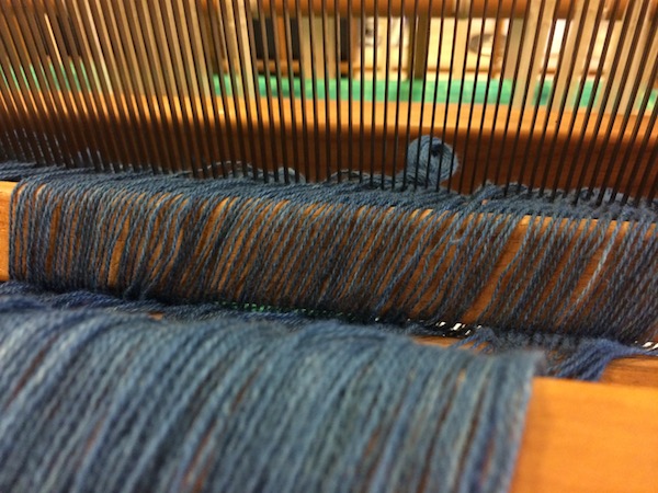 Once they are through the read,&nbsp;tie warp threads in bundles to keep them organized and prevent them from slipping through.&nbsp; 