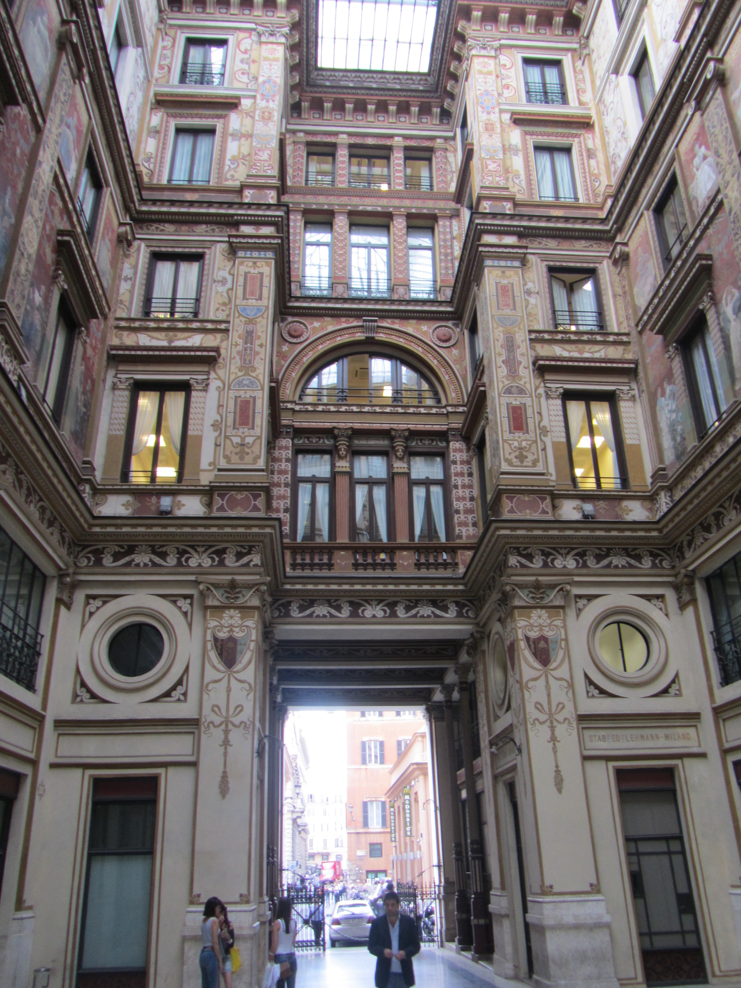  Rome - Inner courtyard of the Palazzo de Montecitorio 