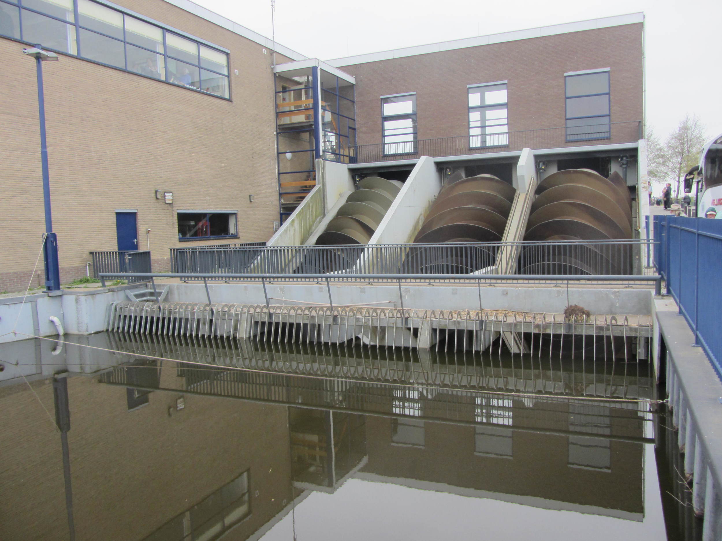  Kinderdjik-Archimedes screws 
