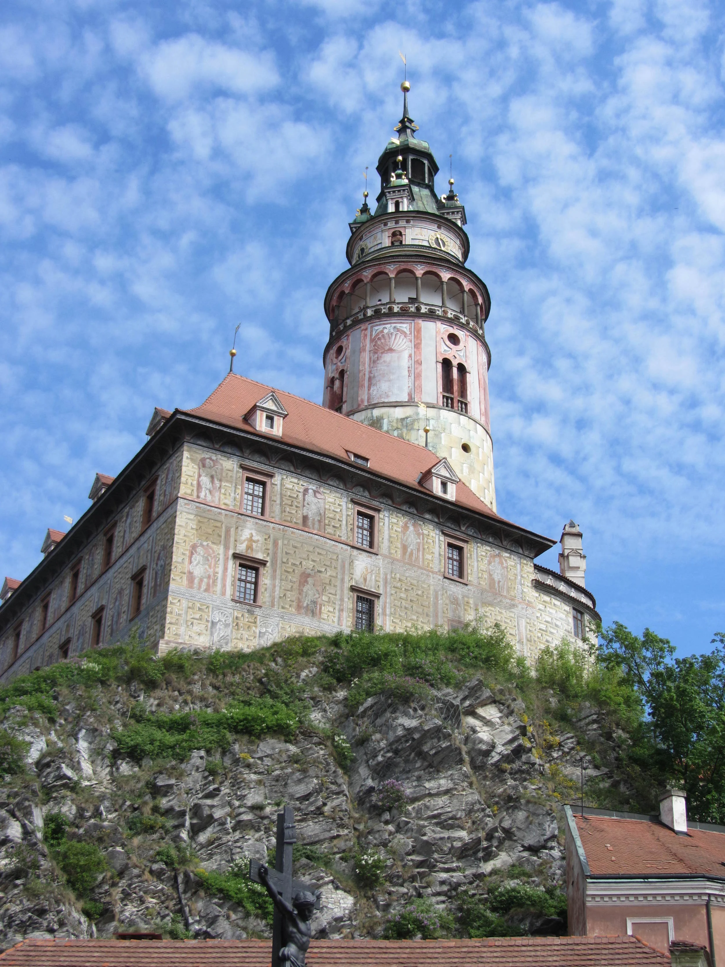  Cesky Krumlov-The castle from the center of town 