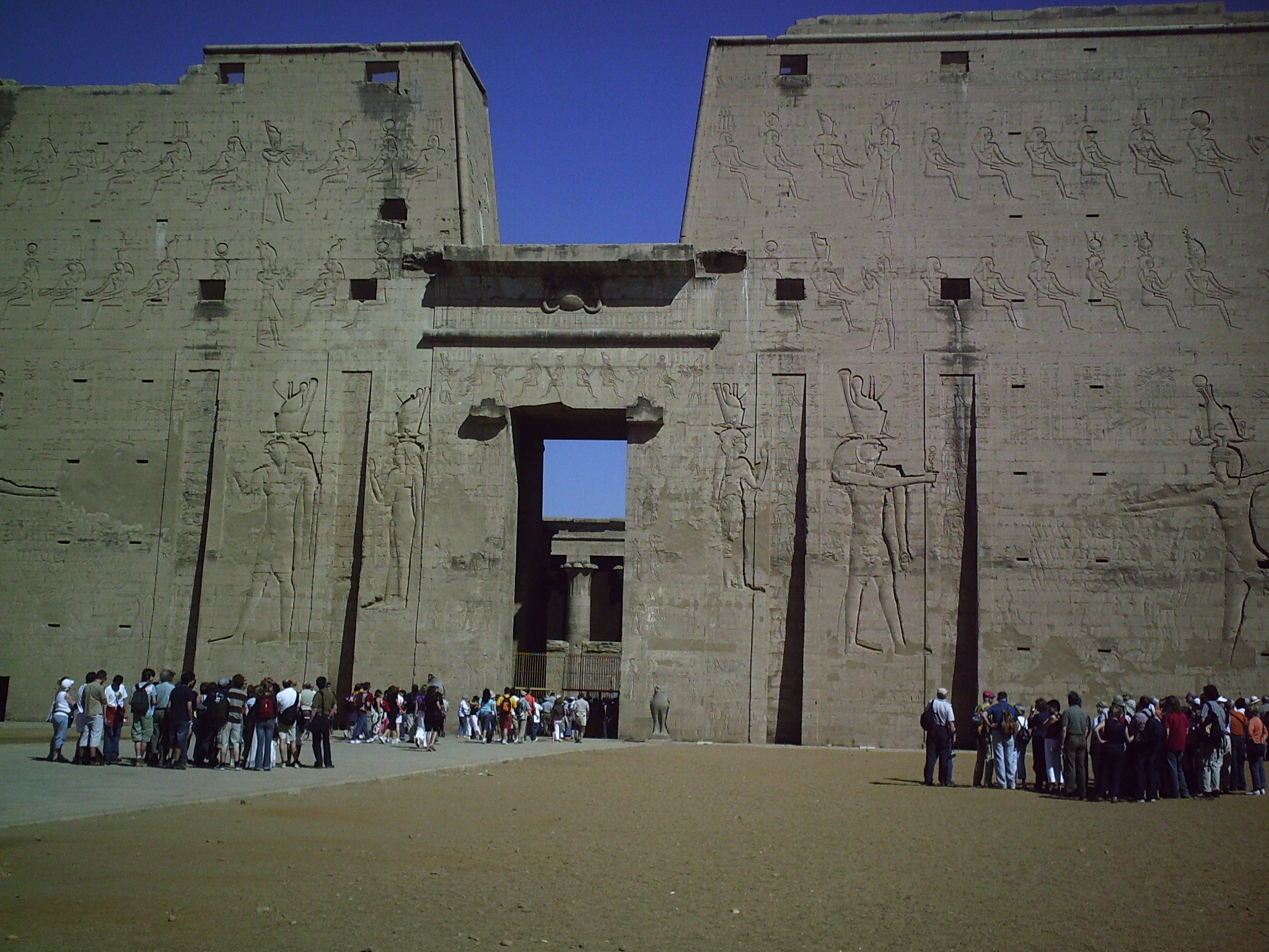  Entrance to the temple in Kom Ombo 