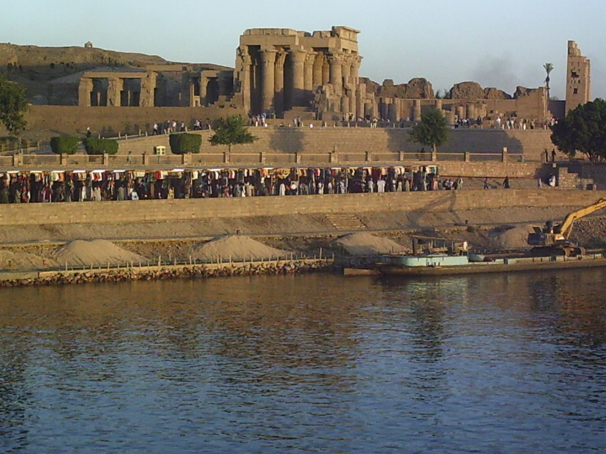 Arriving at Kom Ombo (3).jpg