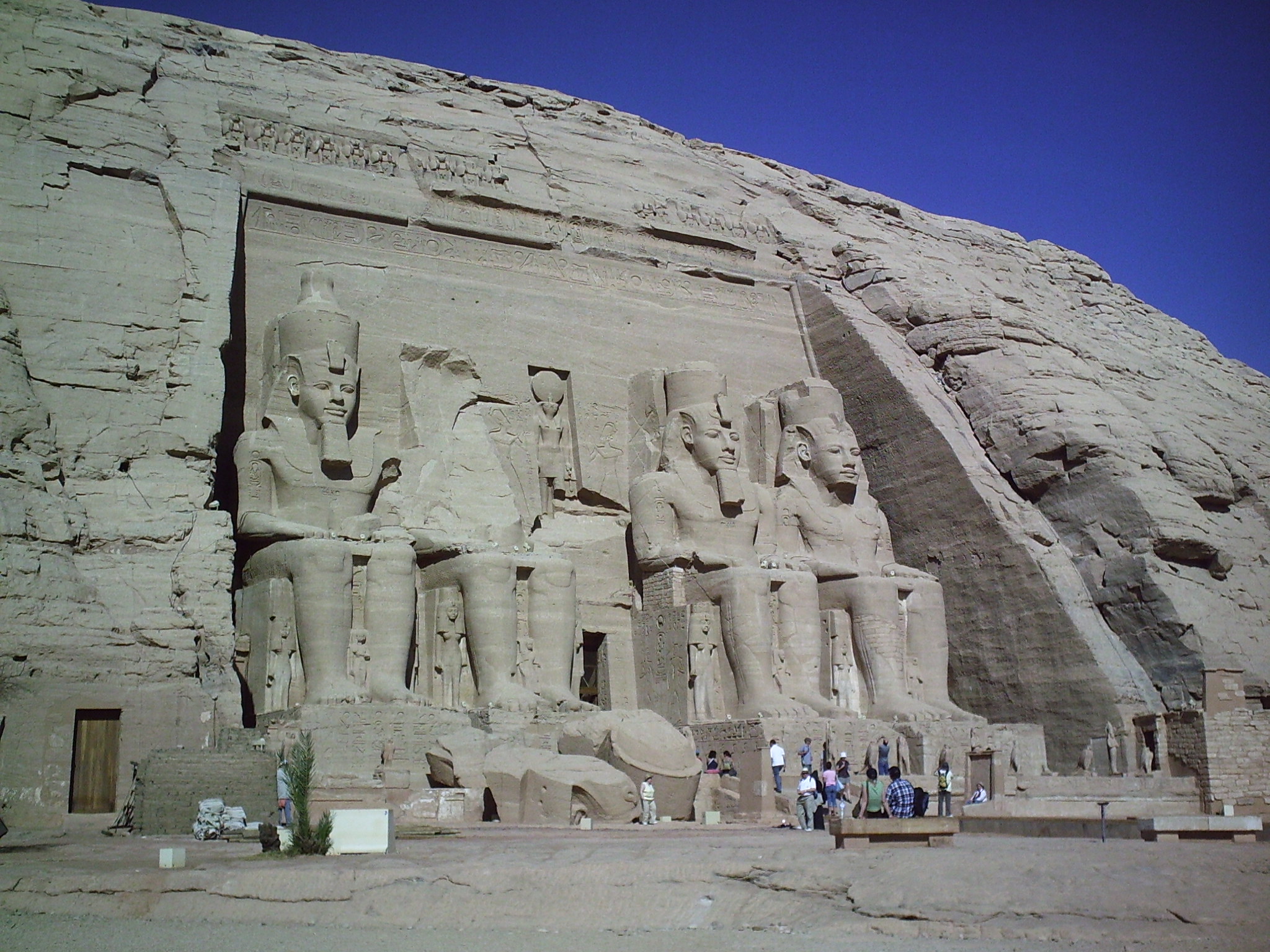  Abu Simbel.- Temple of the Queen 