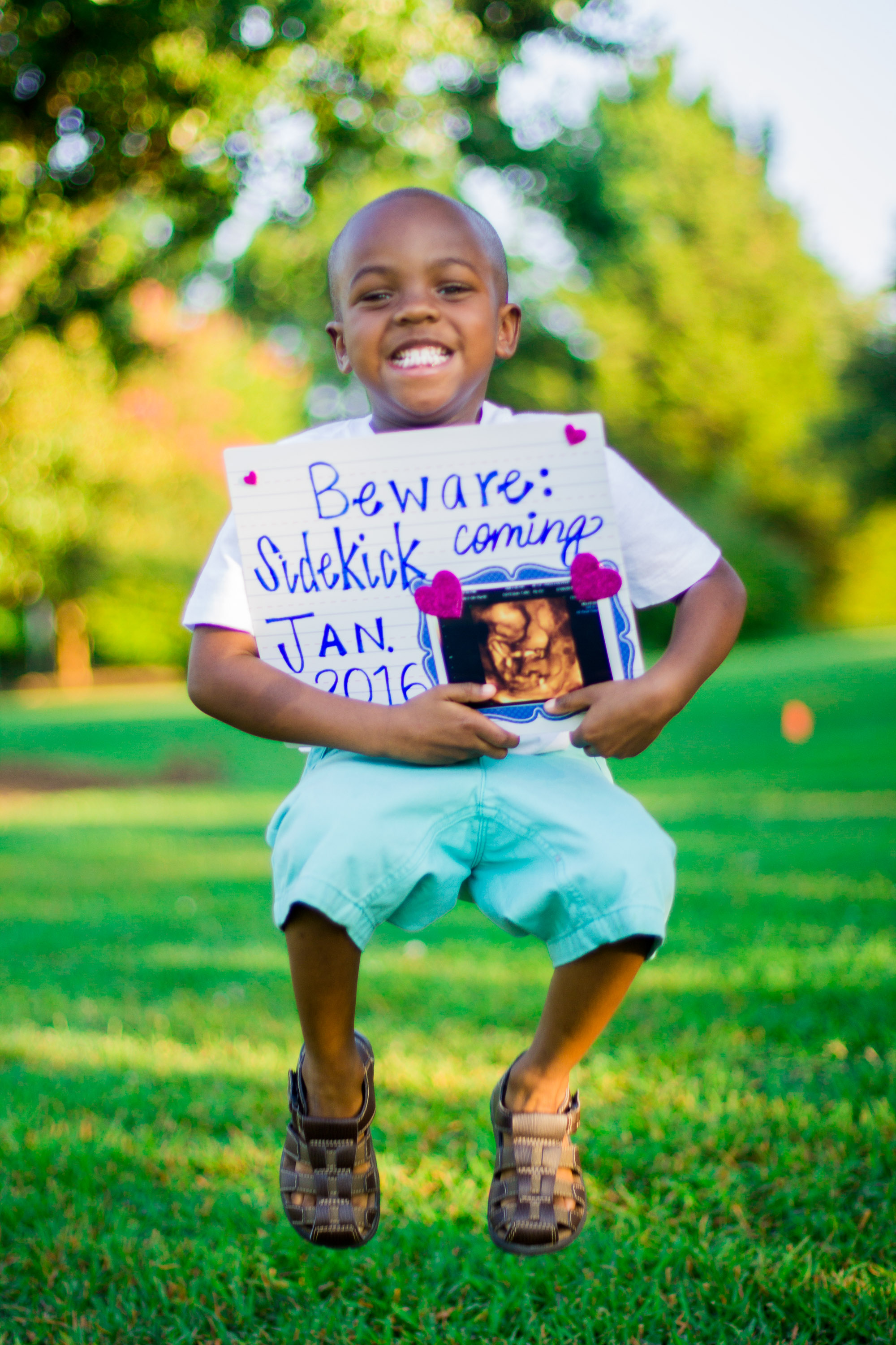 Big Brother Maternity Portraits Ideas | Criston Is Going To Be A Big Brother | Bryant Tyson Photography | www.memoriesbybryant.com