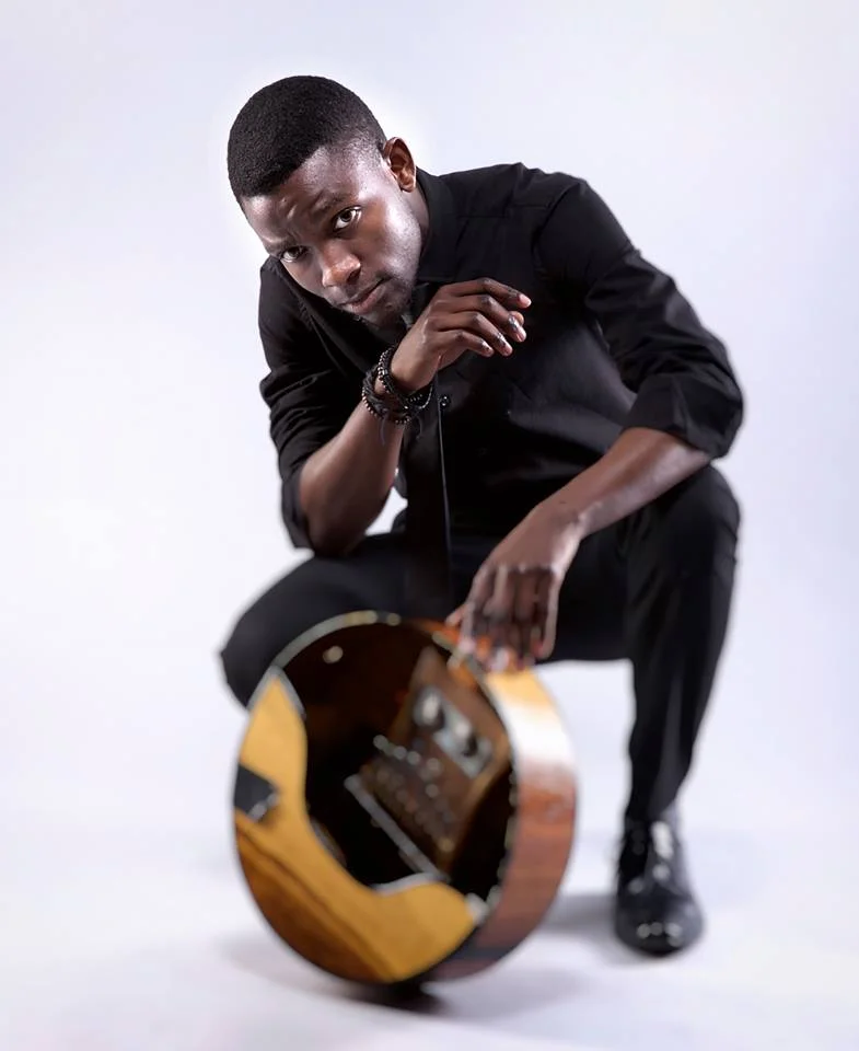 Nzira Ye Mbira : John Falsetto