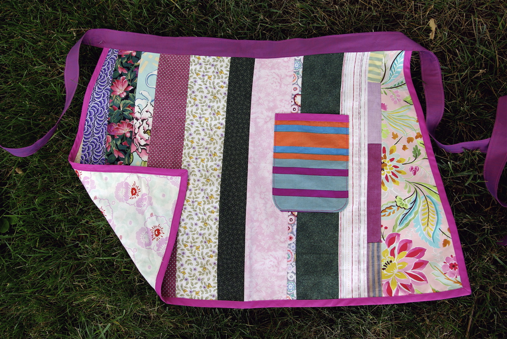 reversible half apron by noelleodesigns