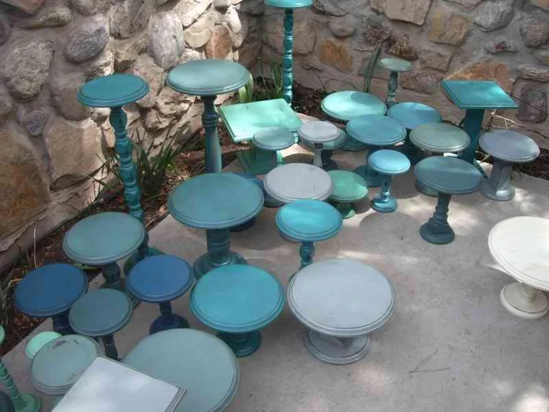 Pedestals-in-blues