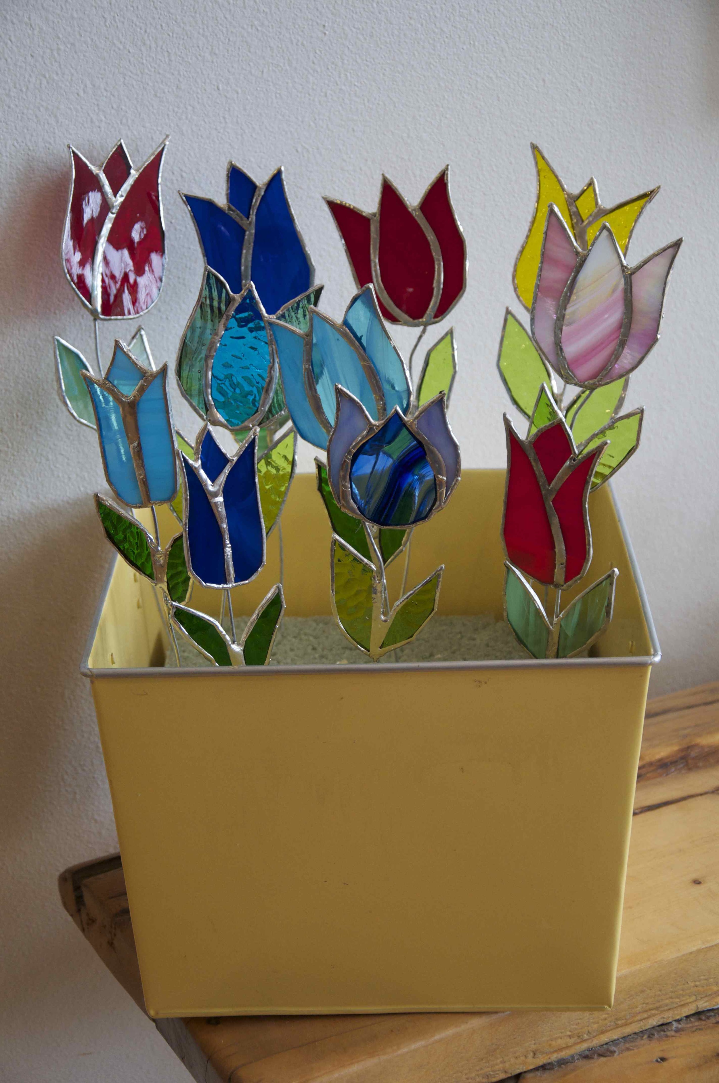 tulip vase 1