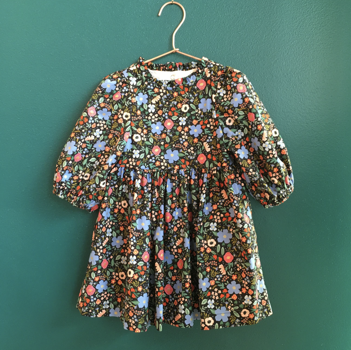 hum stitchery