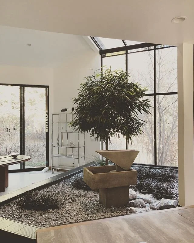 FBF to an install that happened hours before Nam came into the world! Love this 80's house!

#hannahgalbreathdesign #utahdesign #utahinteriordesign #moderndesign #interiordesign #interiordesigner