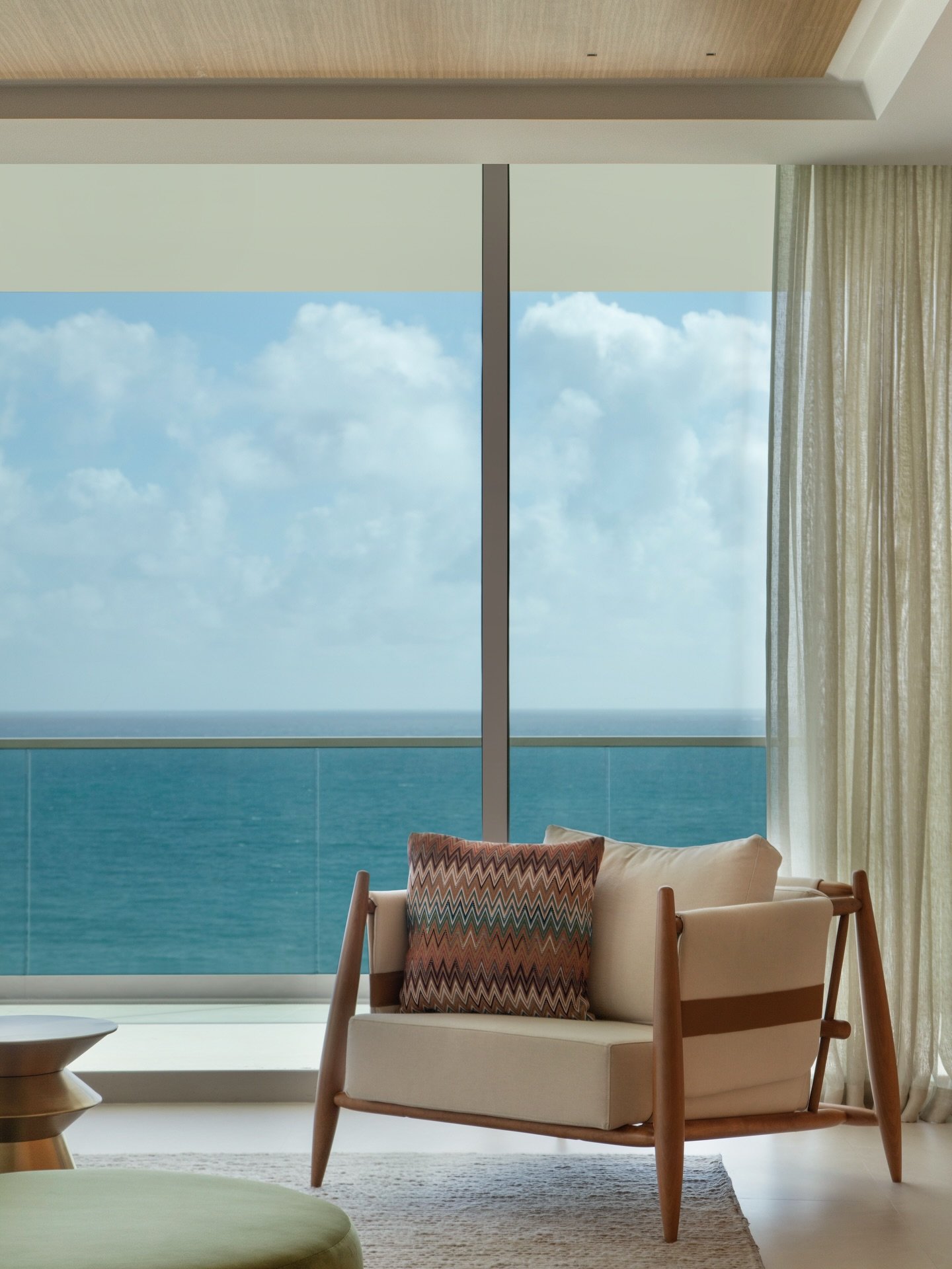 Less noise, more view! Captured by the lenses of @mca_estudio