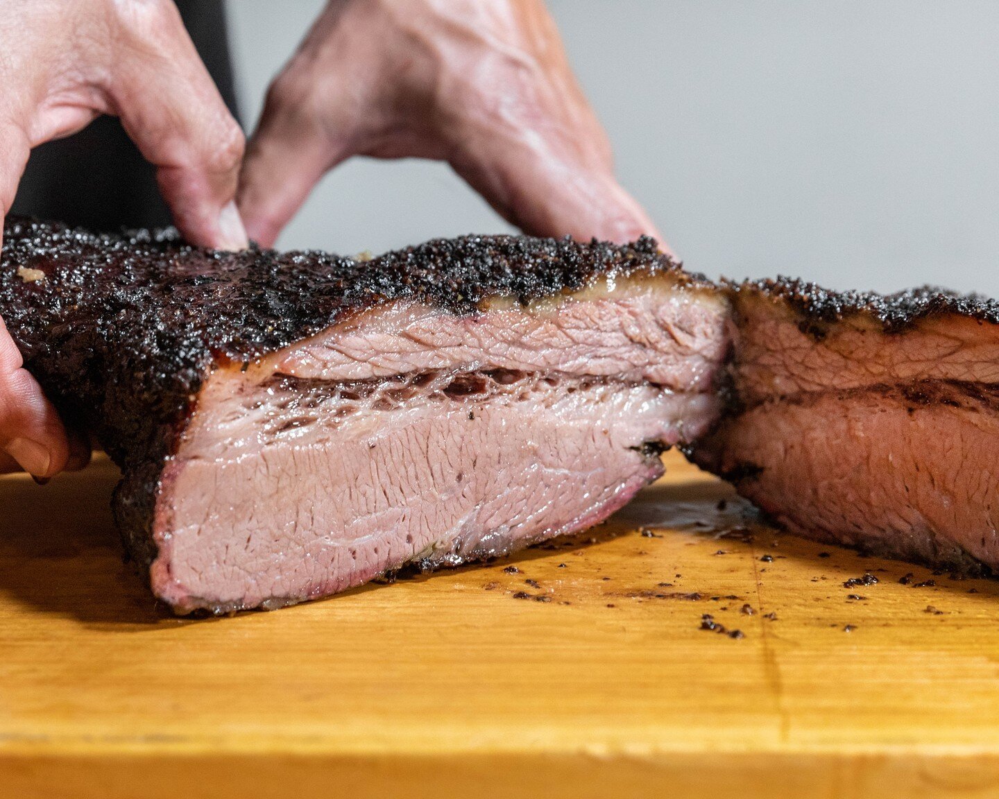 Don't forget the slow-smoked Texas Brisket for Passover! Pre-order today to secure your brisket, available by the 1/2 lb! 
📸: @caraharmanphoto