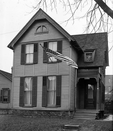Charles Settlement House: original location on Magne St.