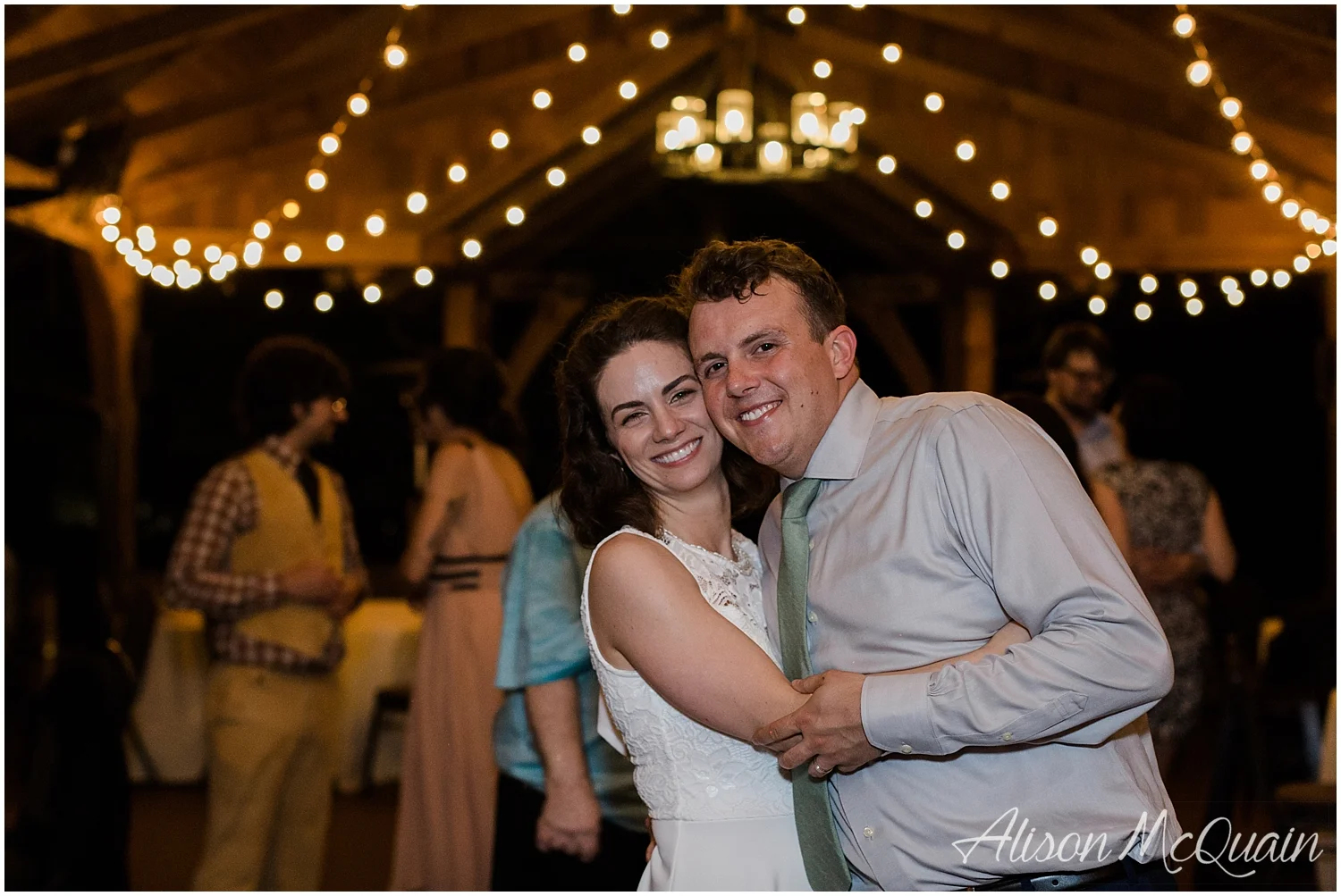 2018-05-23_0052LandC_wedding_dancingbearlodge_townsend_tn_amp.jpg