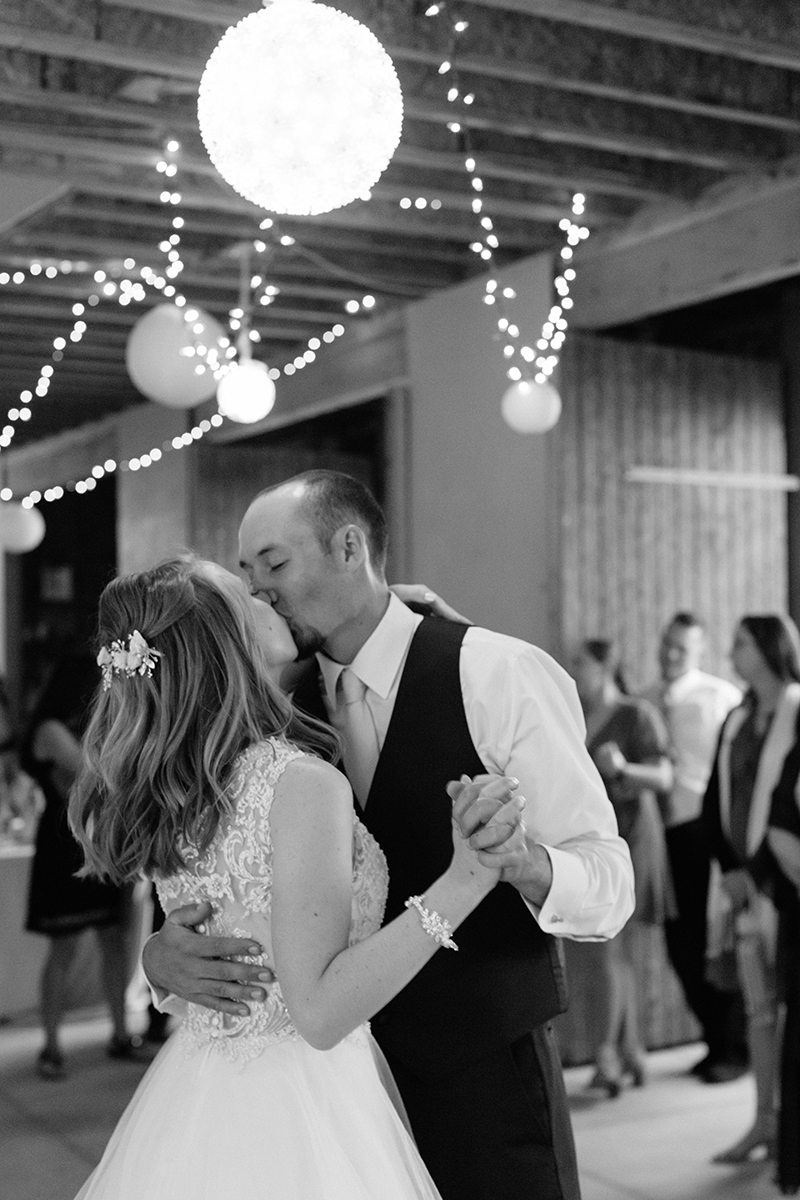 NandZ_wedding_WeddingHouseatPalisade_6_2018_AMP-TC3A1100-2.png